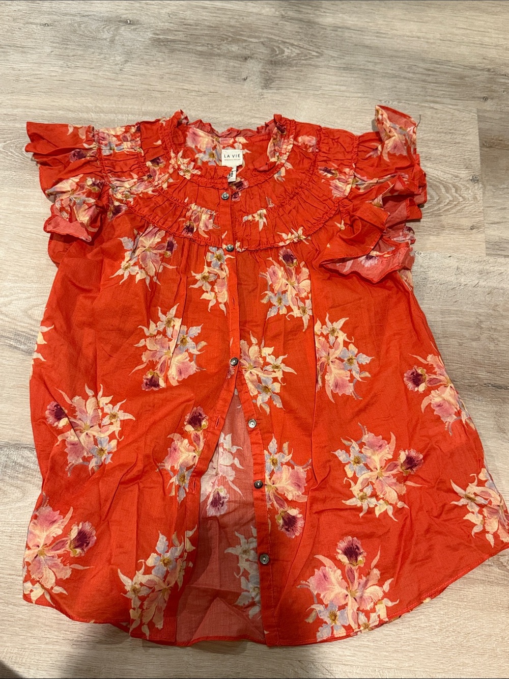 La Vie En Rose Red Floral Button-Front Ruffle Blouse